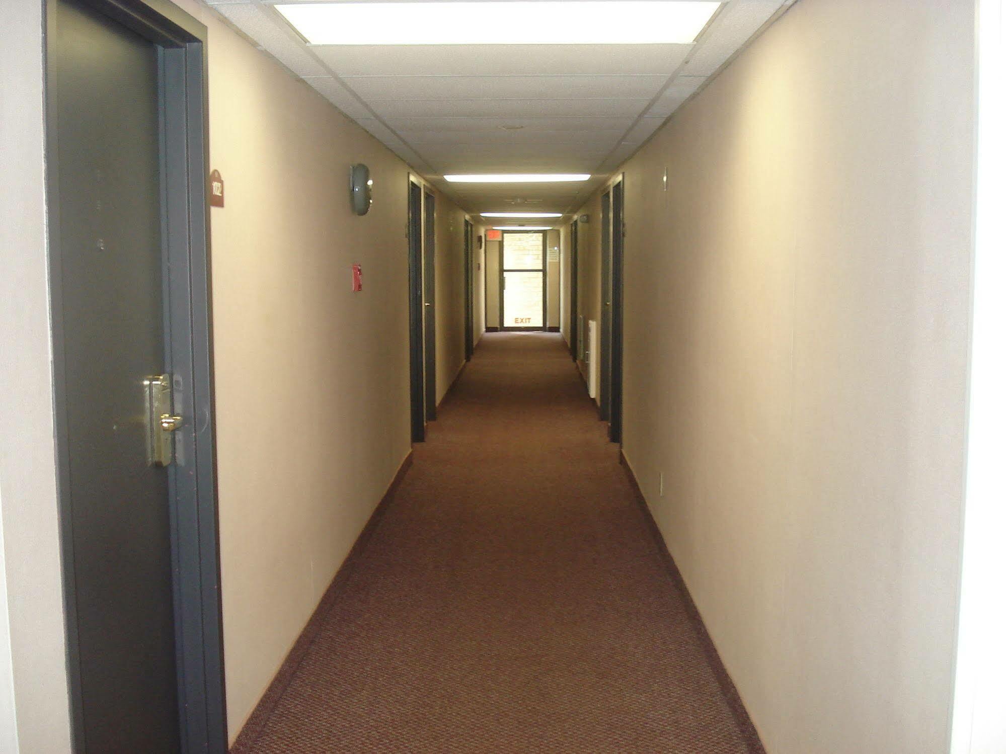 Budget Inn バス エクステリア 写真